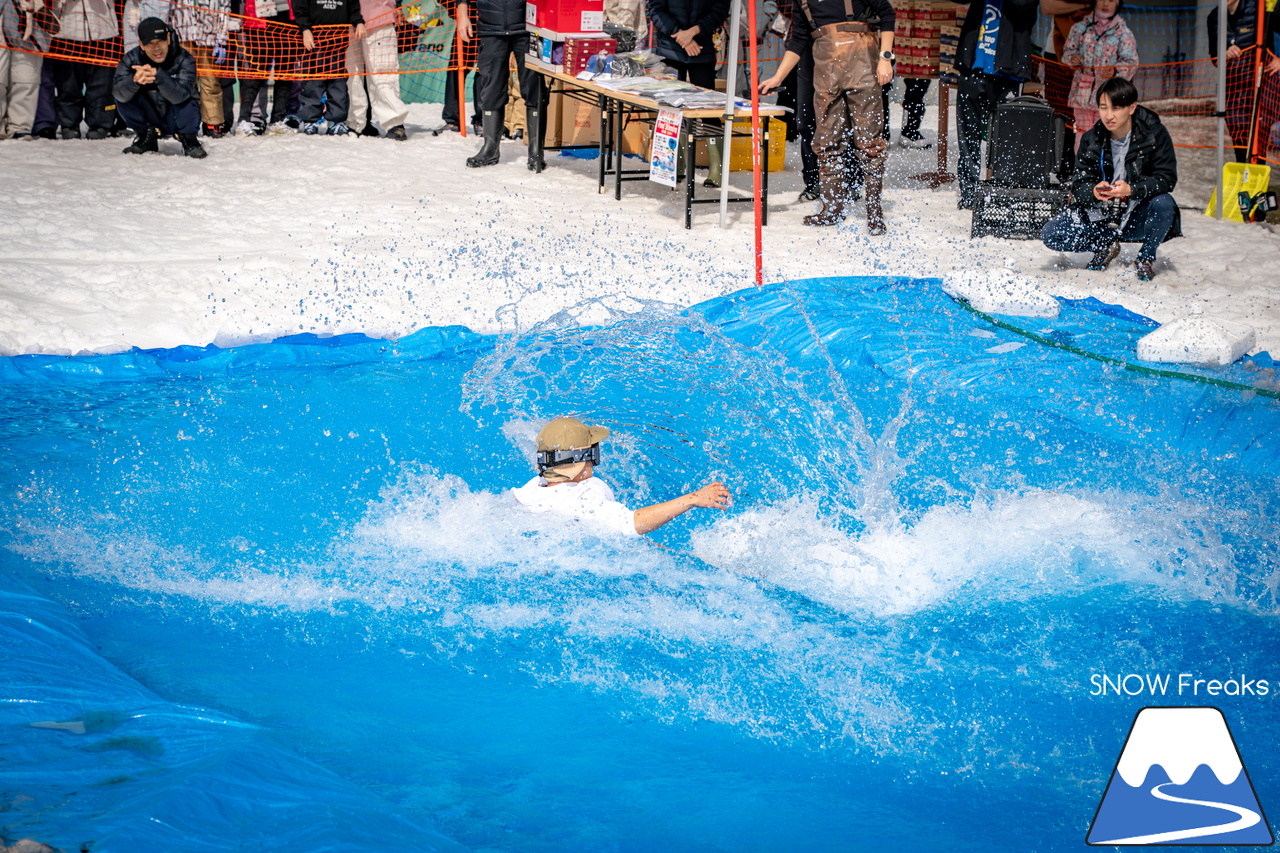 富良野スキー場｜いよいよインターナショナルなイベントに？！春シーズン恒例『第13回 Pond Skimming 池渡り』開催～♪